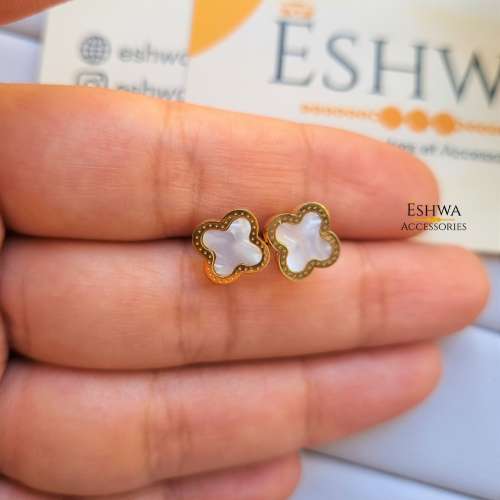 Boucles Vena moyen blanches contour lisse